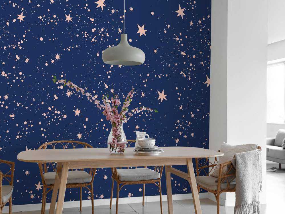Pluie d'étoiles roses dans un bleu nuit