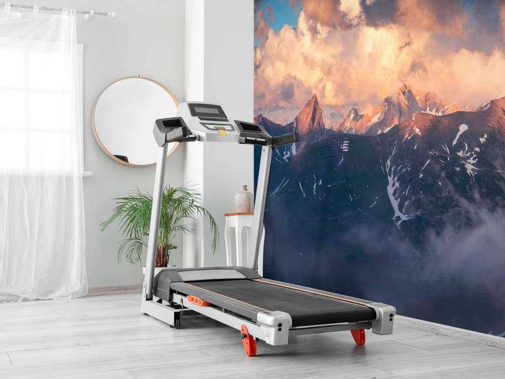 Lumière du soir sur la crête de la montagne