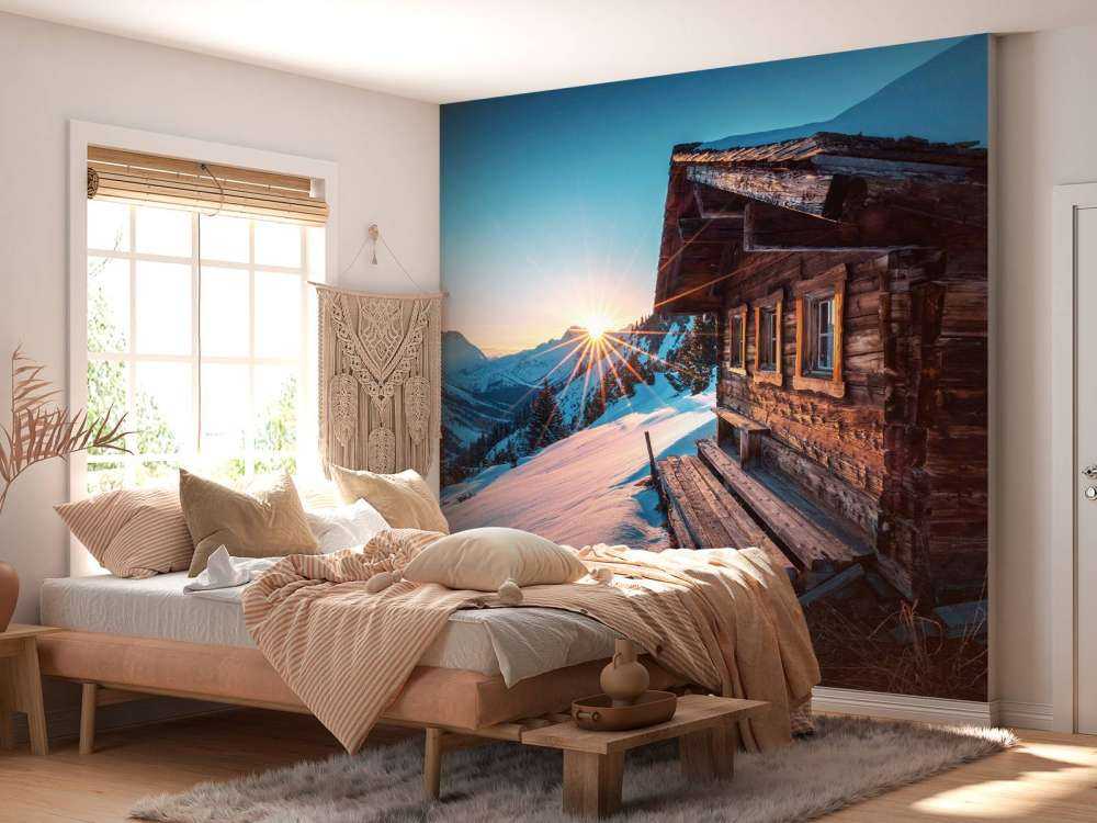 Ciel du matin près d'une cabane alpine en bois.