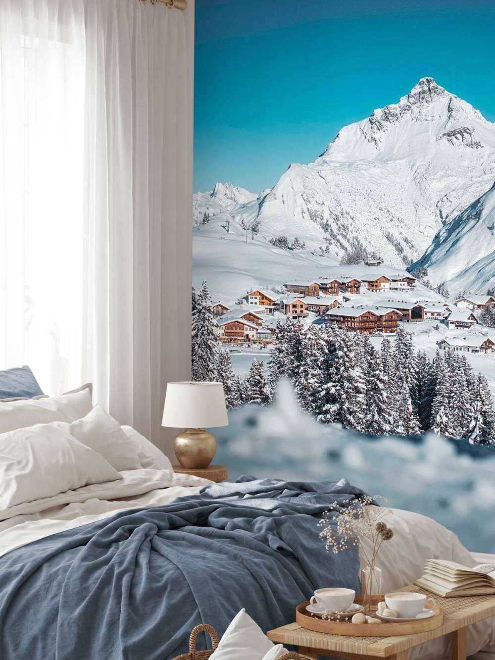 Refuges de montagne sous des sommets enneigés