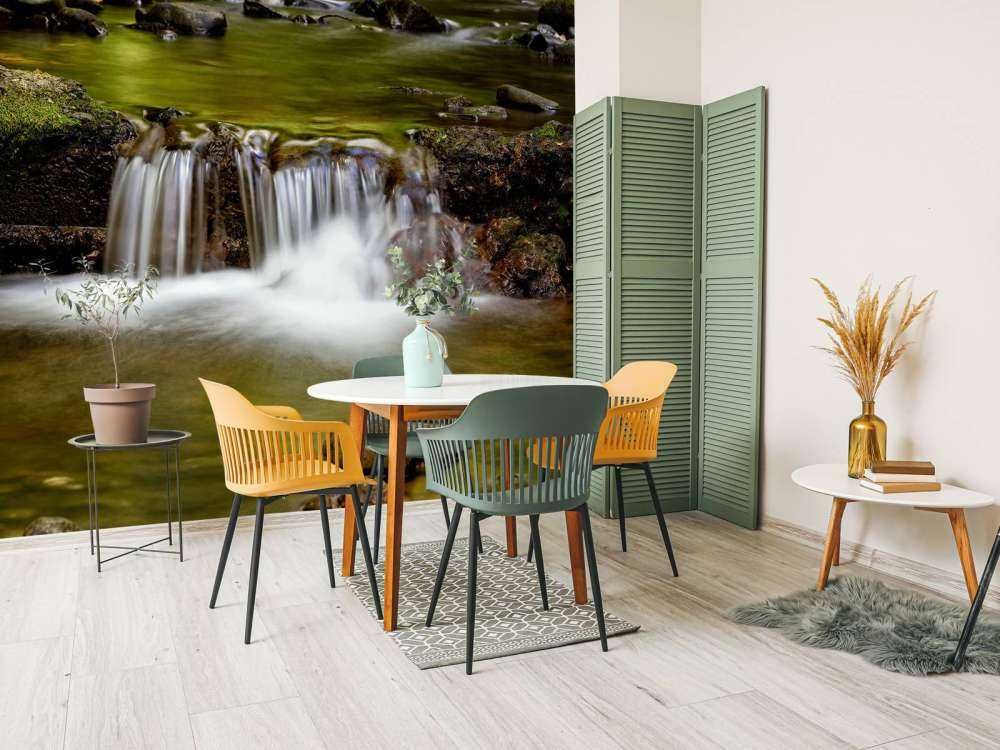 Petite cascade détaillée