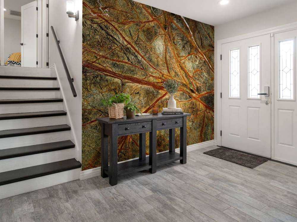 Marbre vert avec des veines colorées