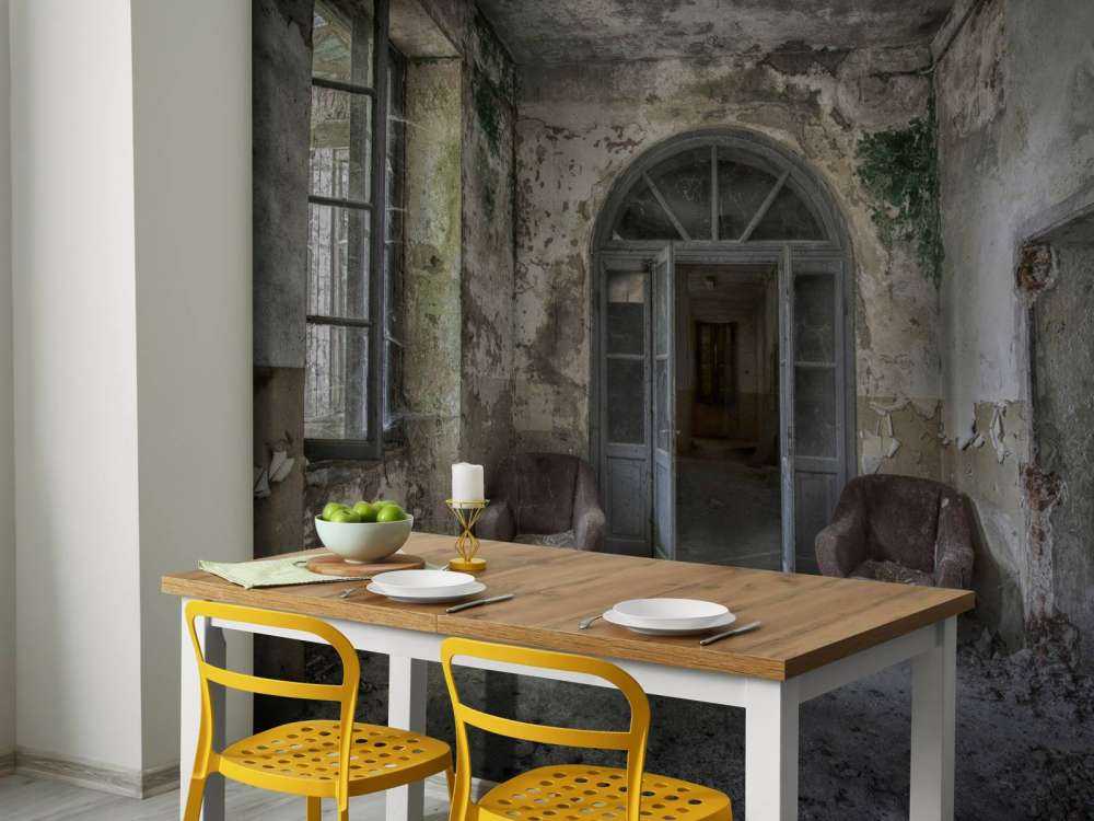 Couloir dans une maison abandonnée