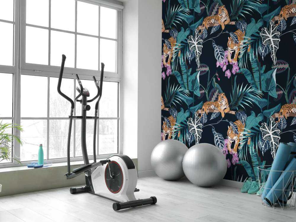 Tigres, feuilles et fleurs