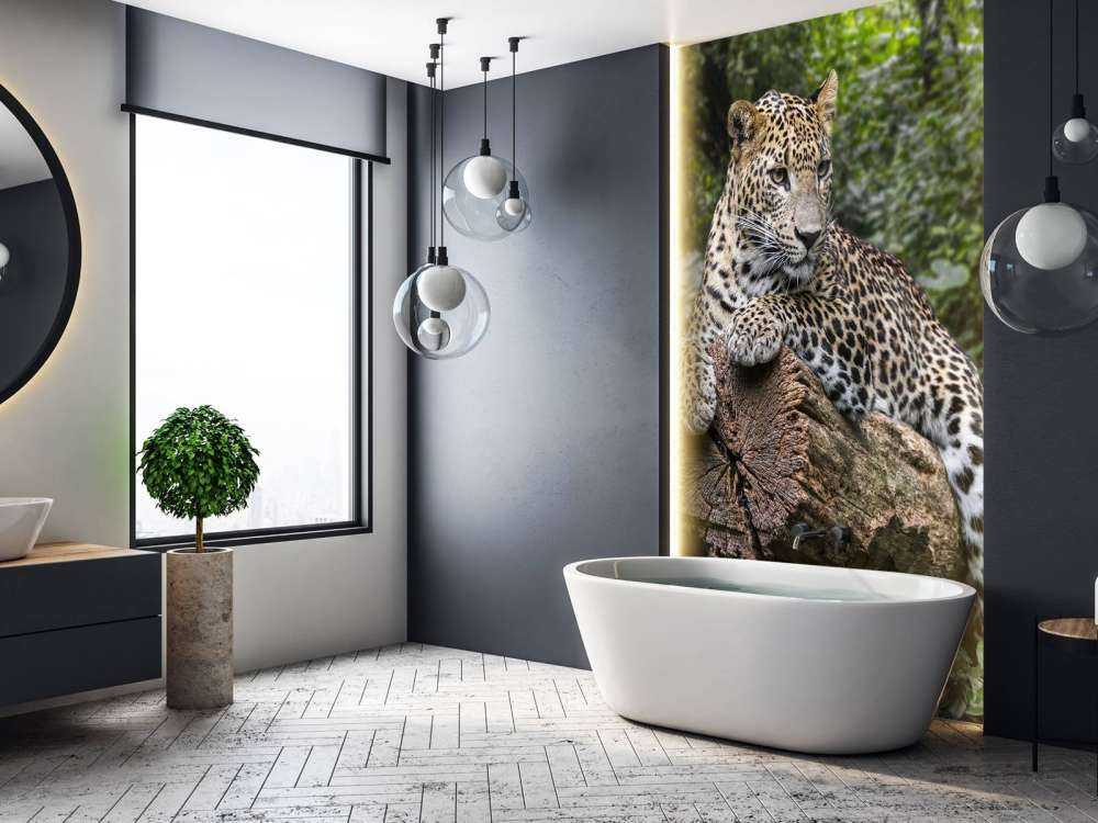 Un léopard sur une branche