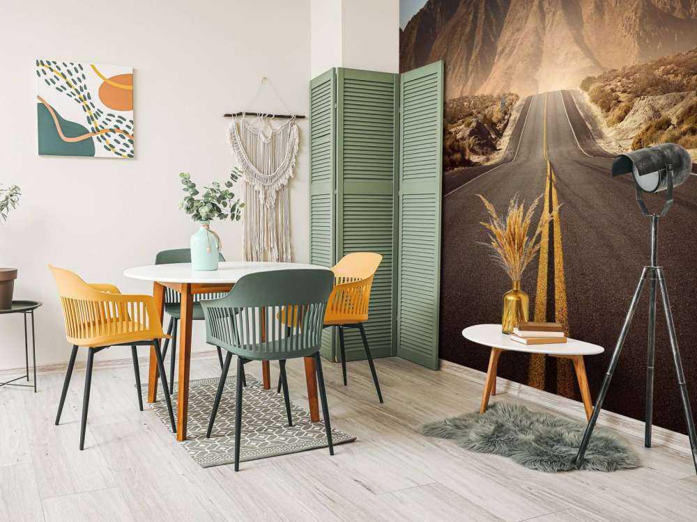 Chemin à travers les montagnes