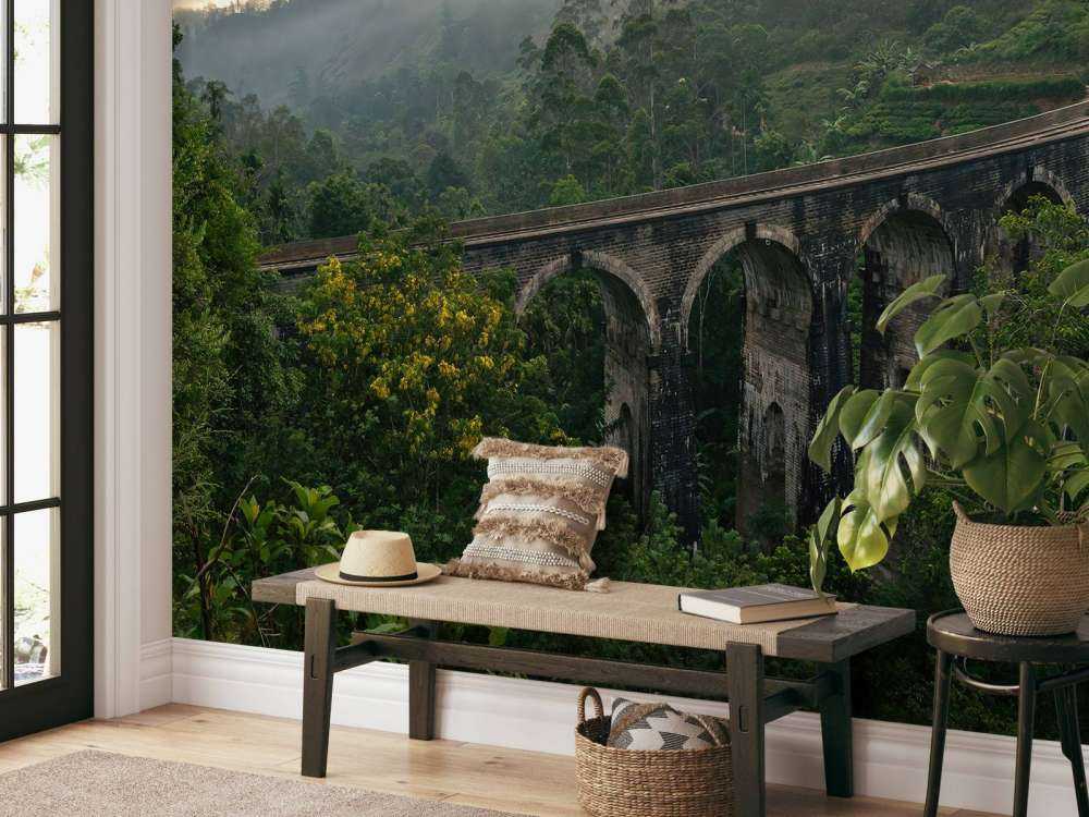 Pont ferroviaire à travers la jungle