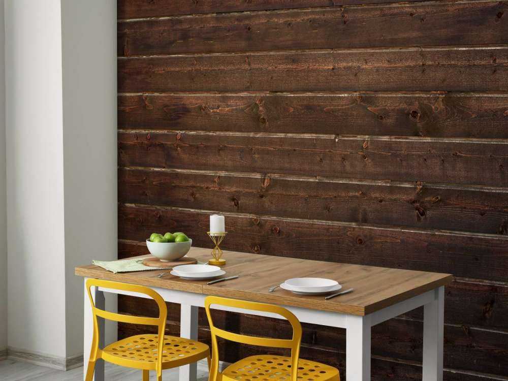 Planches de bois foncé