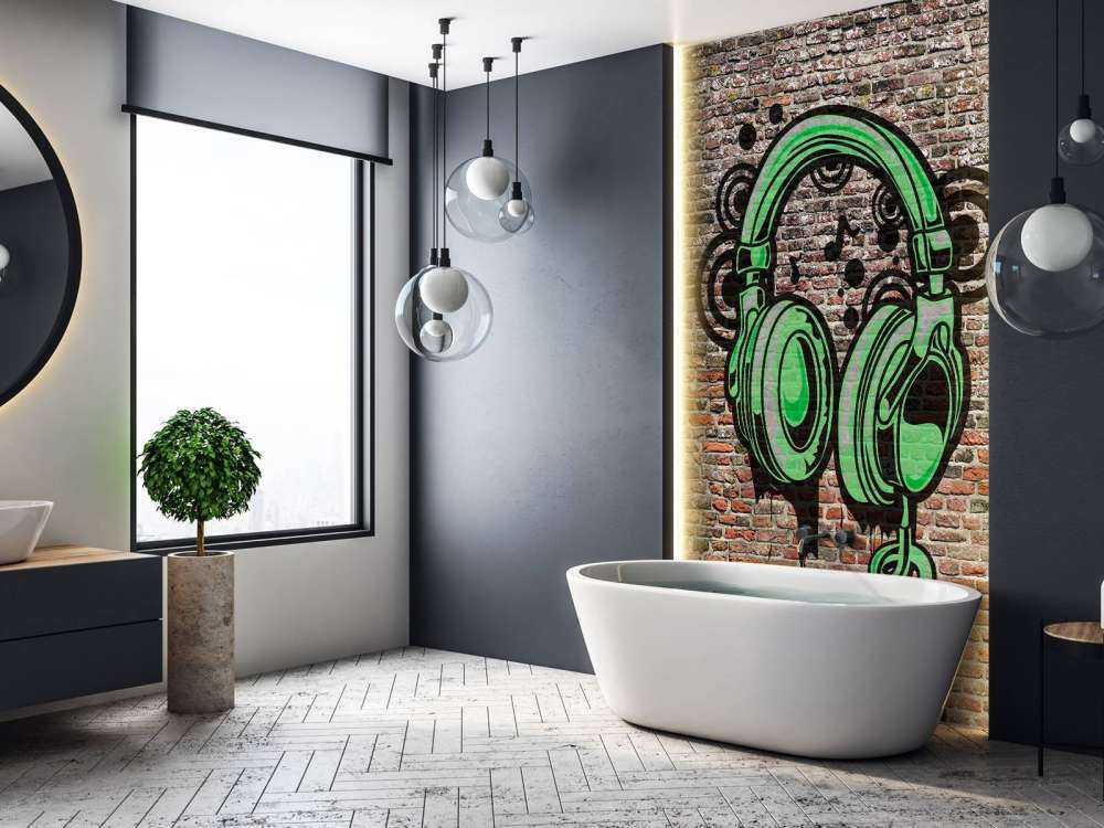 Graffitis sur un vieux mur de briques