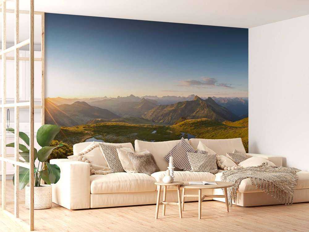 Lumière du soleil sur la vallée de montagne