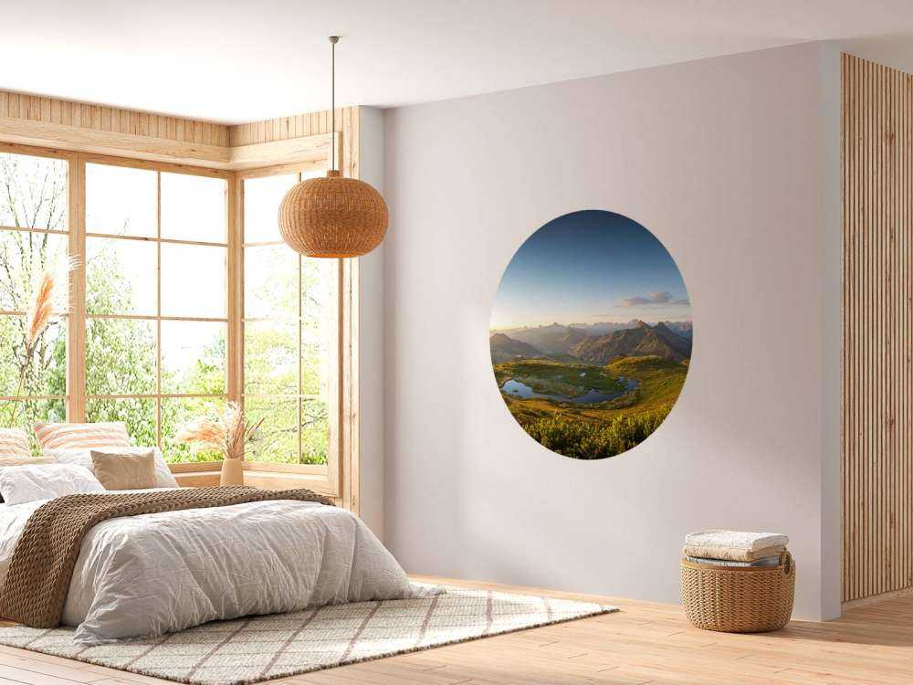 Lumière du soleil sur la vallée de montagne