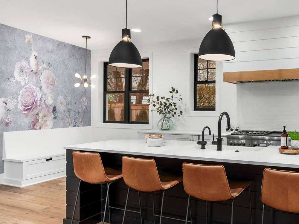 Cacatoès romantique et couronne de fleurs