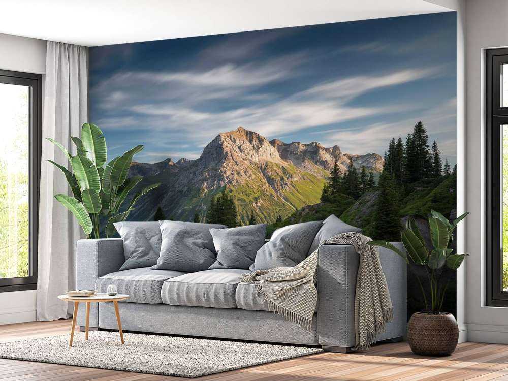 Soleil du soir sur les sommets alpins