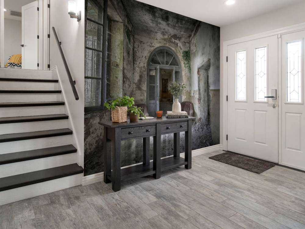 Couloir dans une maison abandonnée