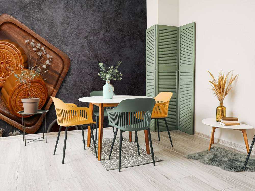 Gâteaux de lune sur un comptoir noir