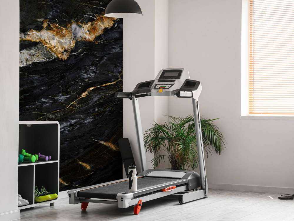 Marbre foncé robuste