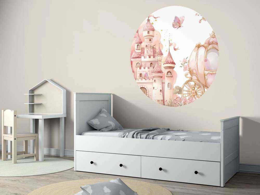 Château de contes de fées et carrosse de roses