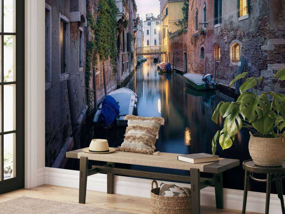 Crépuscule sur le canal