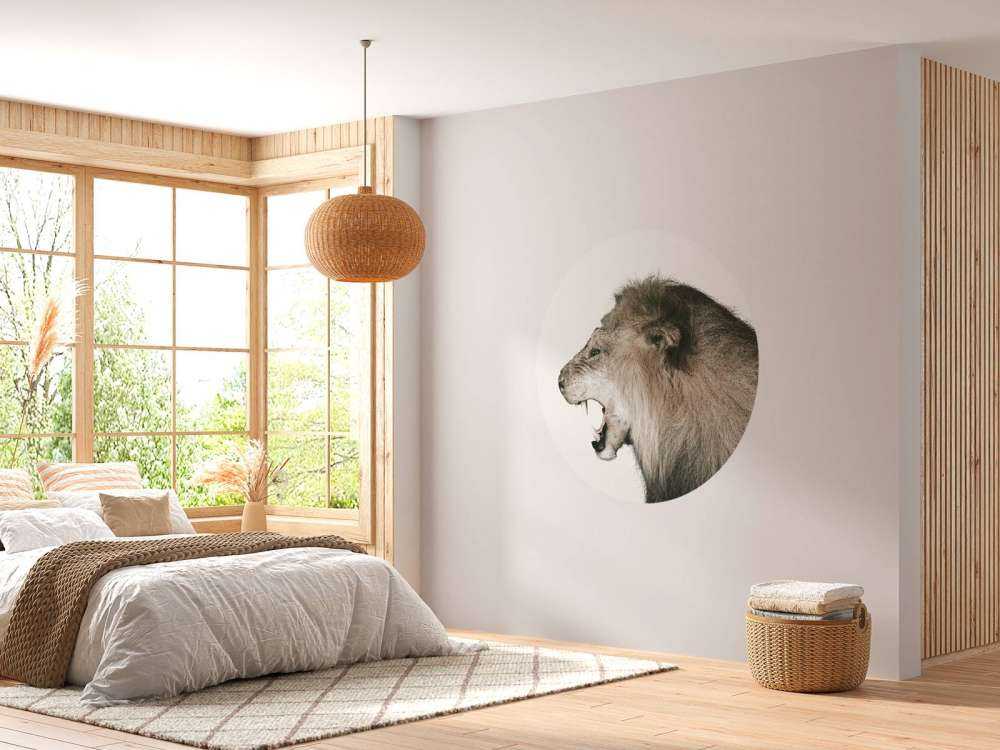 Lion rugissant blanc