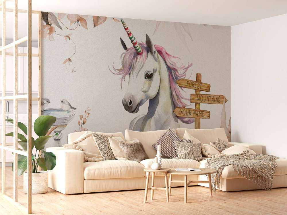 Bébé licorne avec des plantes taupe