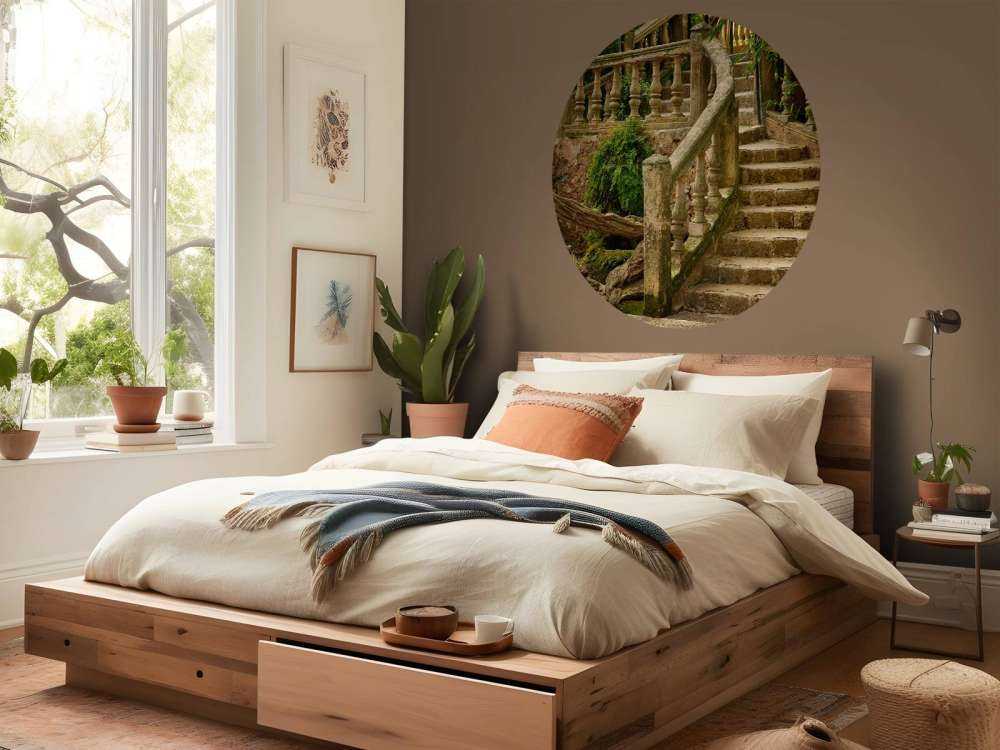 Vieux escaliers en haut