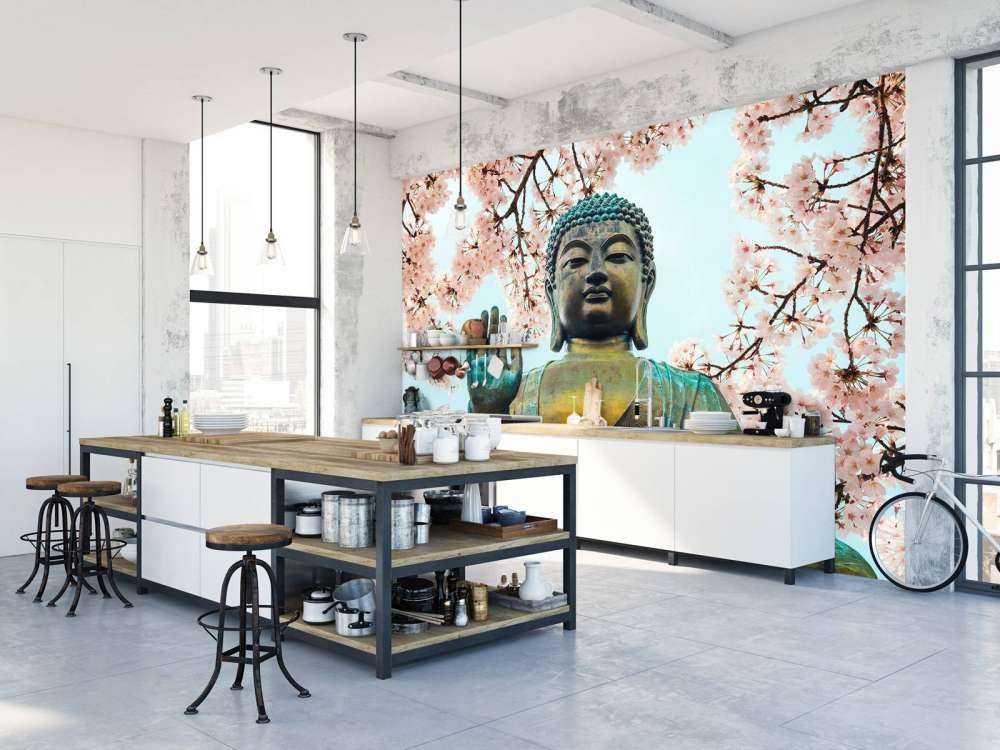 Bouddha entouré de fleurs de cerisier