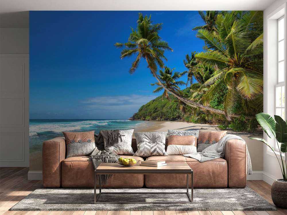 Grande plage ensoleillée