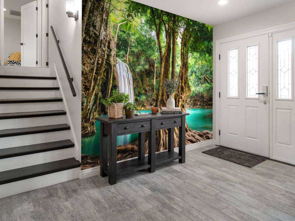 Chute d'eau dans la jungle tropicale