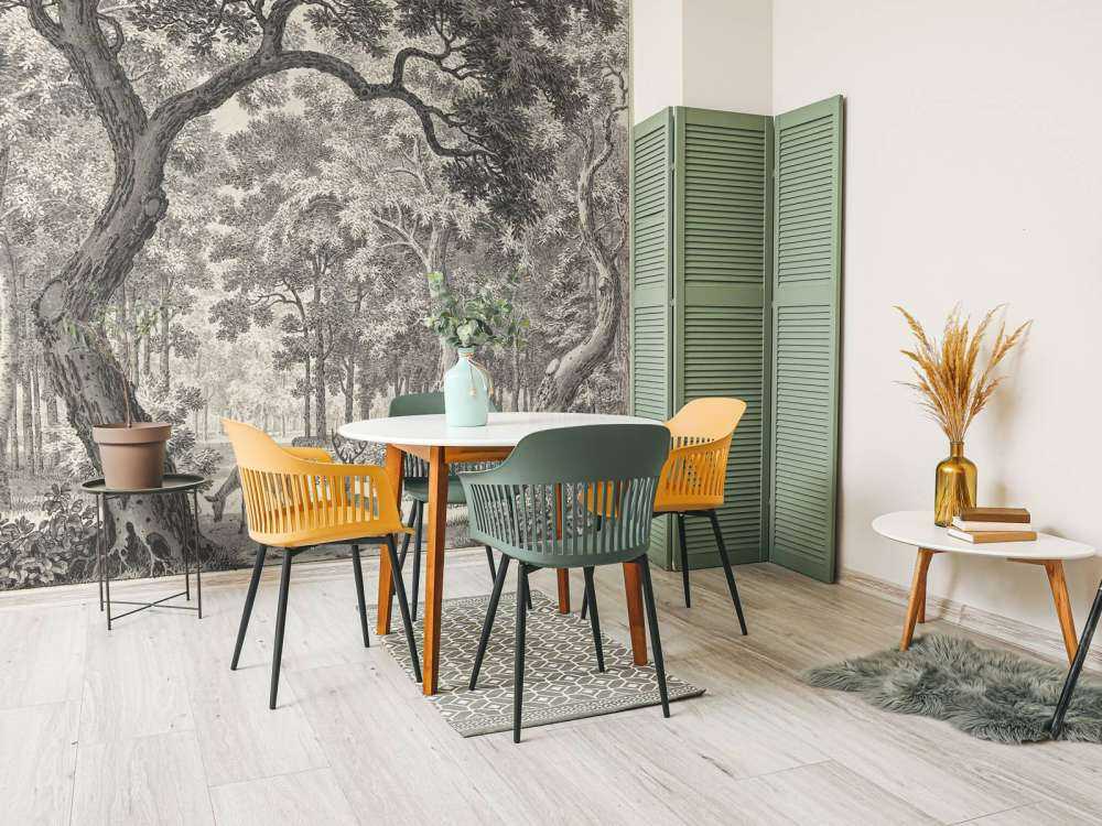 Vue sur la forêt avec deux cerfs