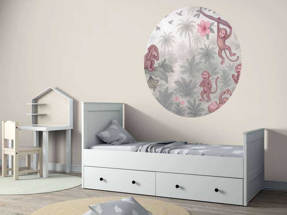 Singes espiègles dans la jungle.