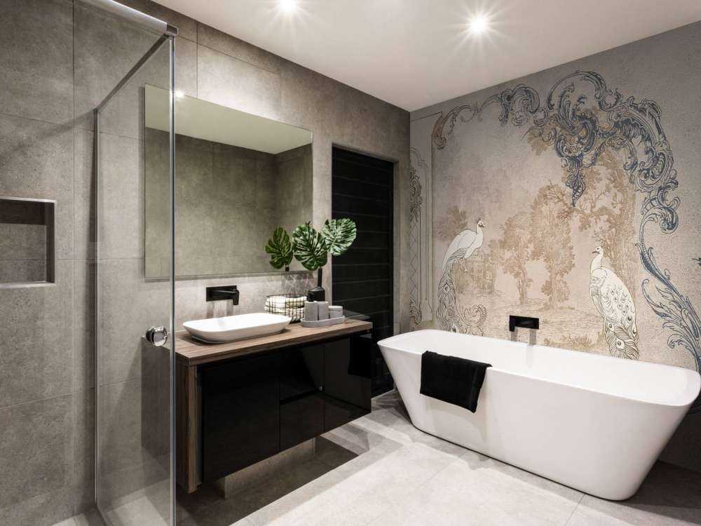 Splendeur Baroque du Paon sous un Angle Moderne