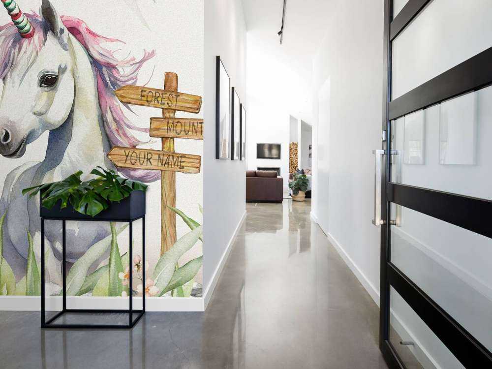 Bébé licorne avec plantes