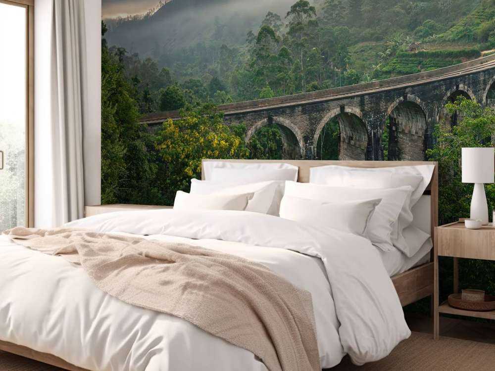 Pont ferroviaire à travers la jungle