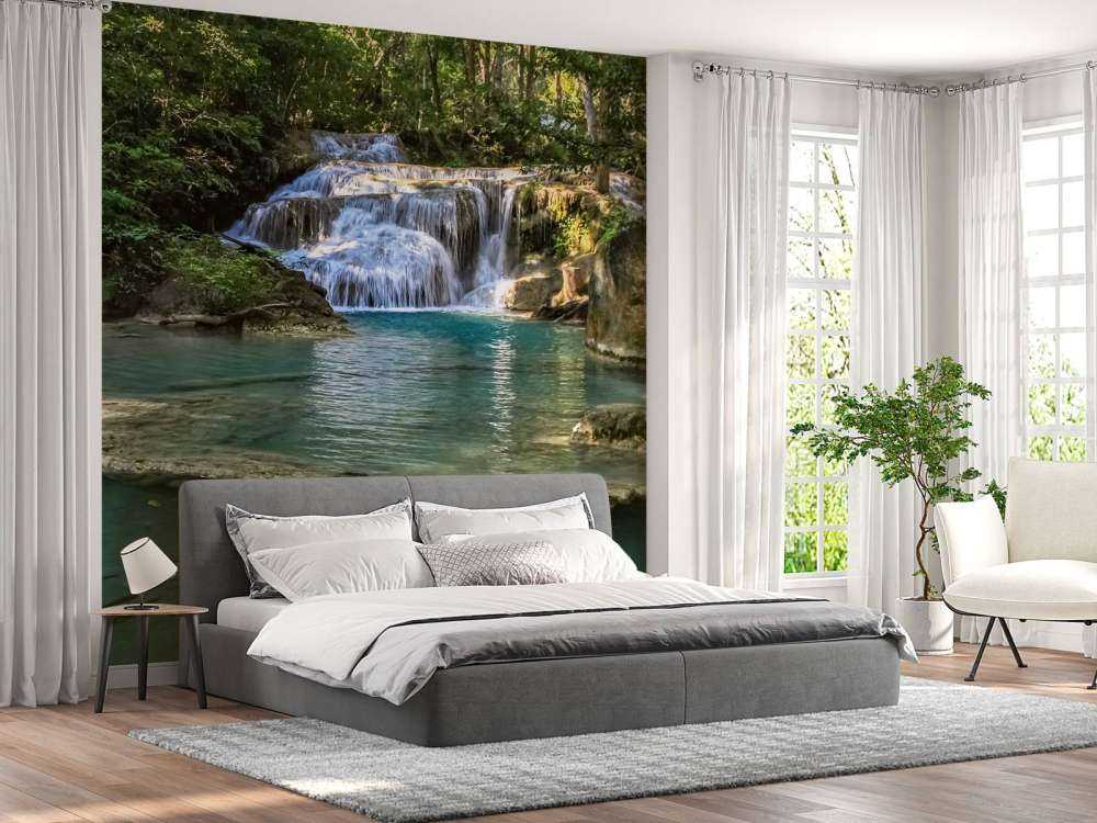 Pêche dans une chute d'eau