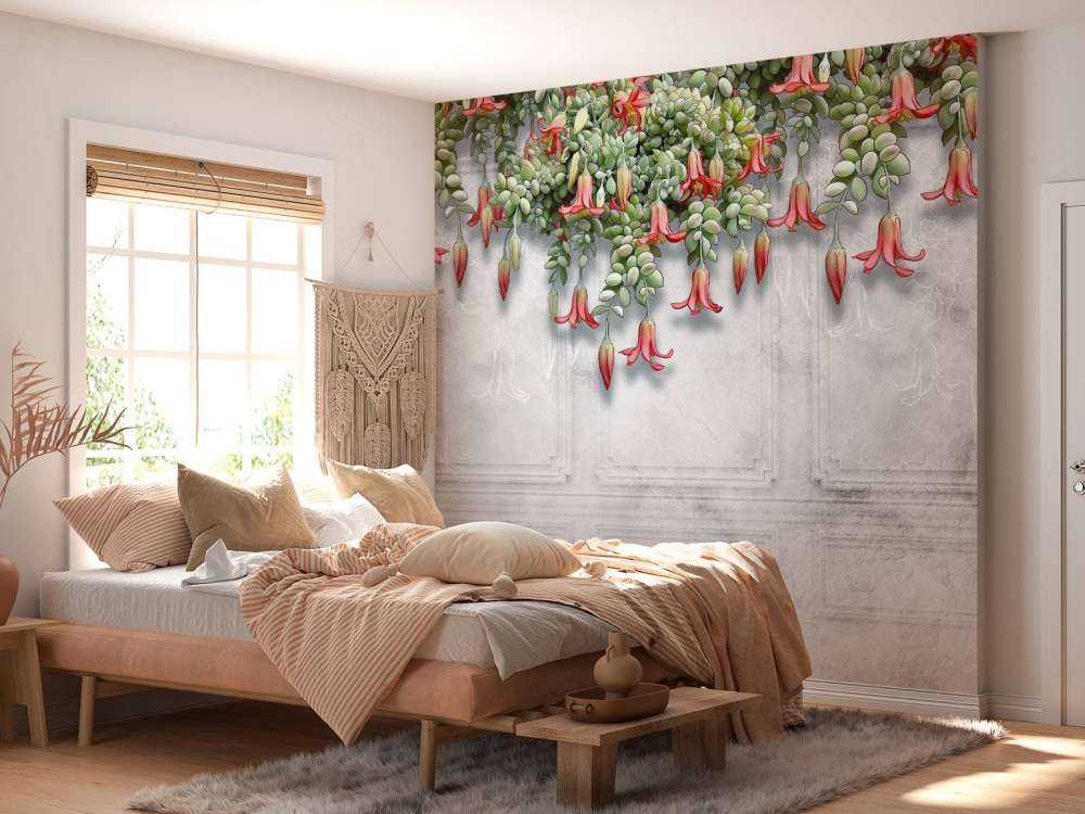 Fleurs exotiques sur du béton