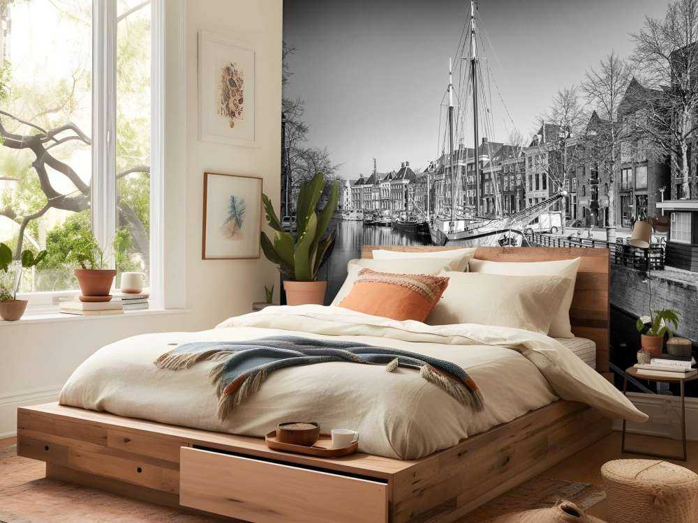 Navire historique situé sur la rivière A à Groningen En noir et blanc 