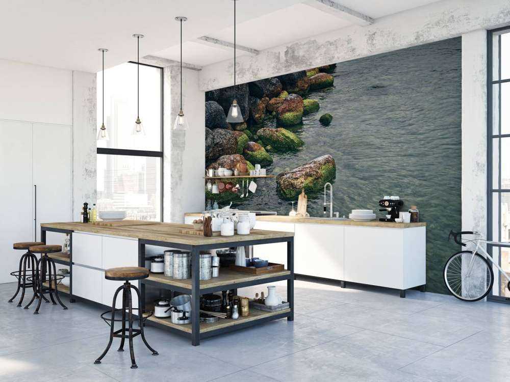 Roches au lac de montagne