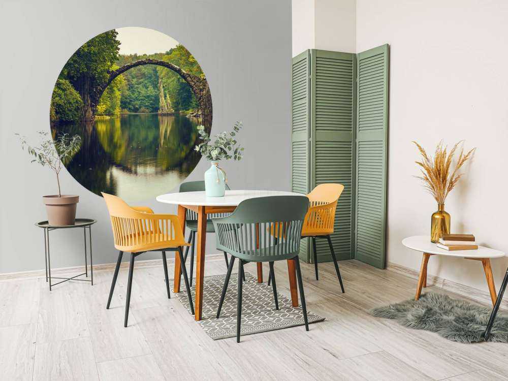 Arche au-dessus du lac