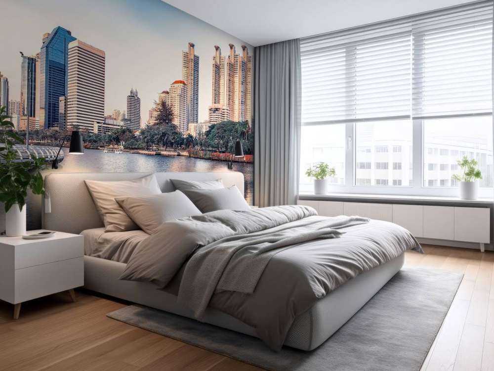 Fleurs au bord de l'eau de la ville