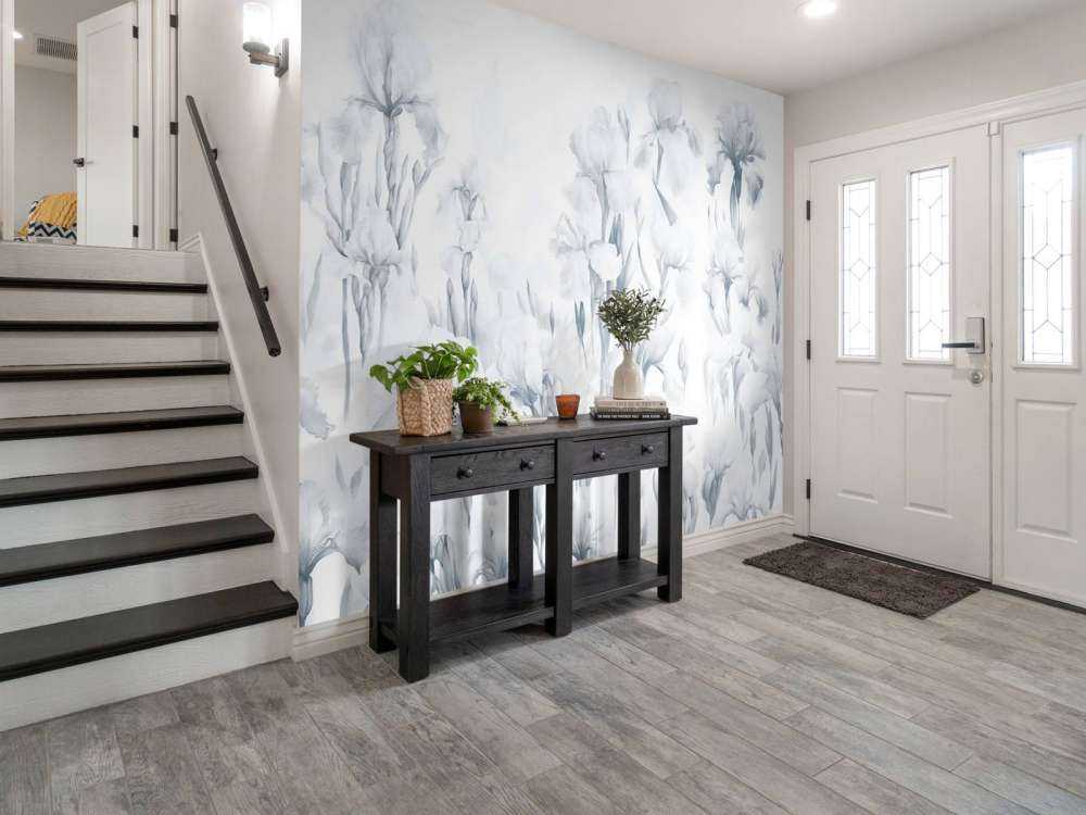 Les iris dansent un bleu frais et sans couture