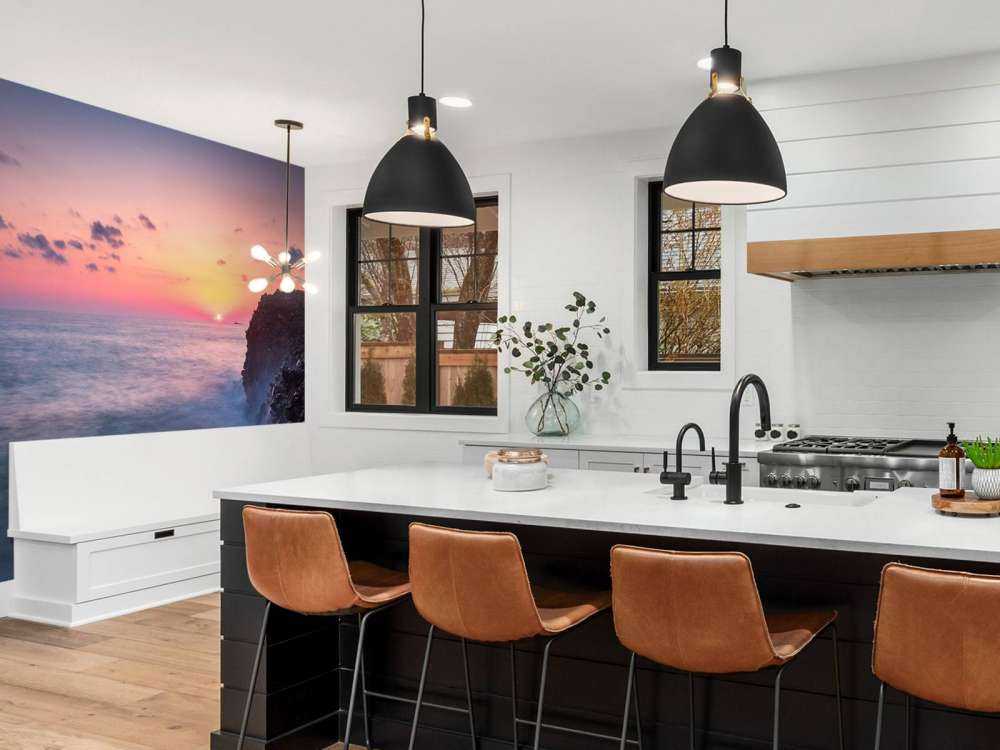 Côte de lave dans la lumière du soir.