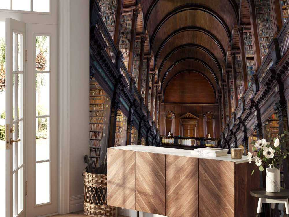 Salle de livres classiques avec des arcs