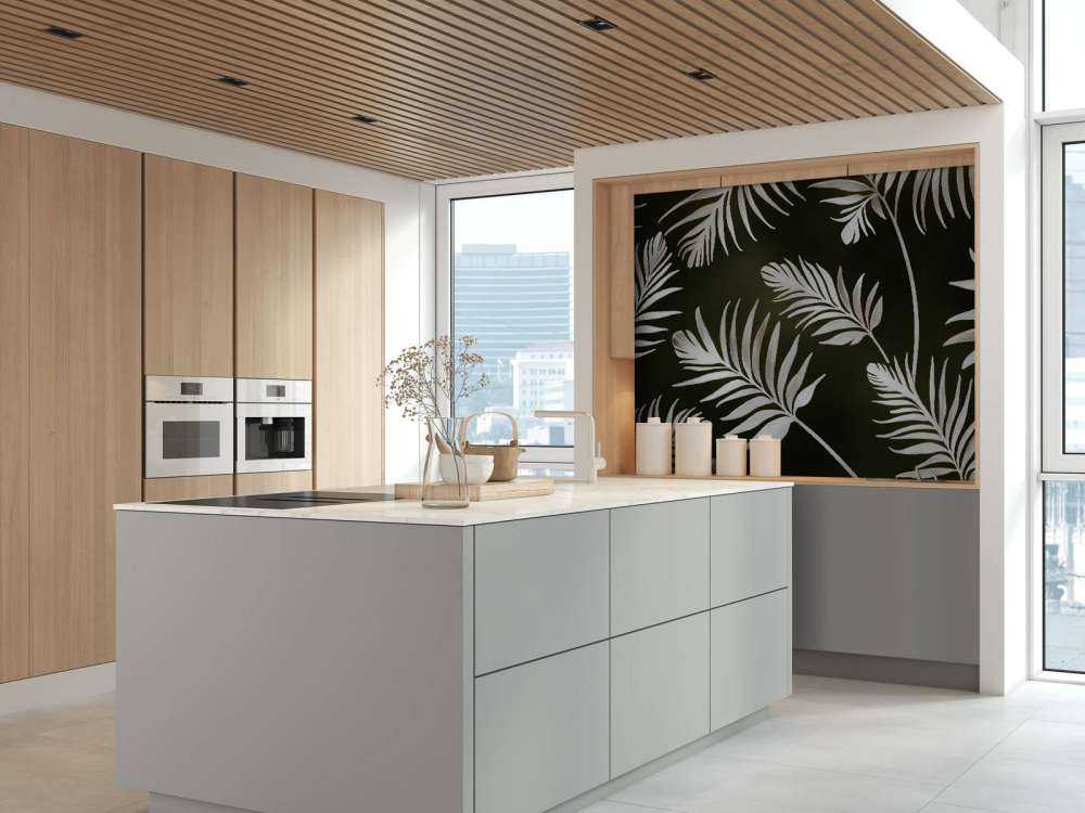 Feuilles dorées sur un gris charbon foncé