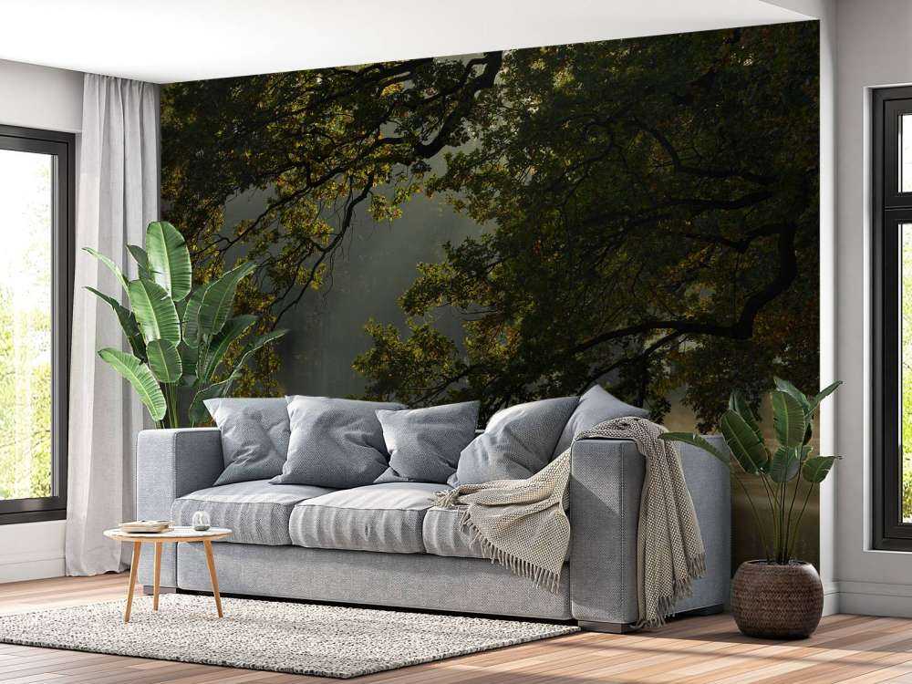 Branches en surplomb au-dessus de l'eau