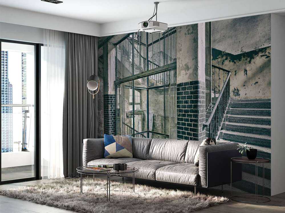 Ancien escalier et cage d'ascenseur