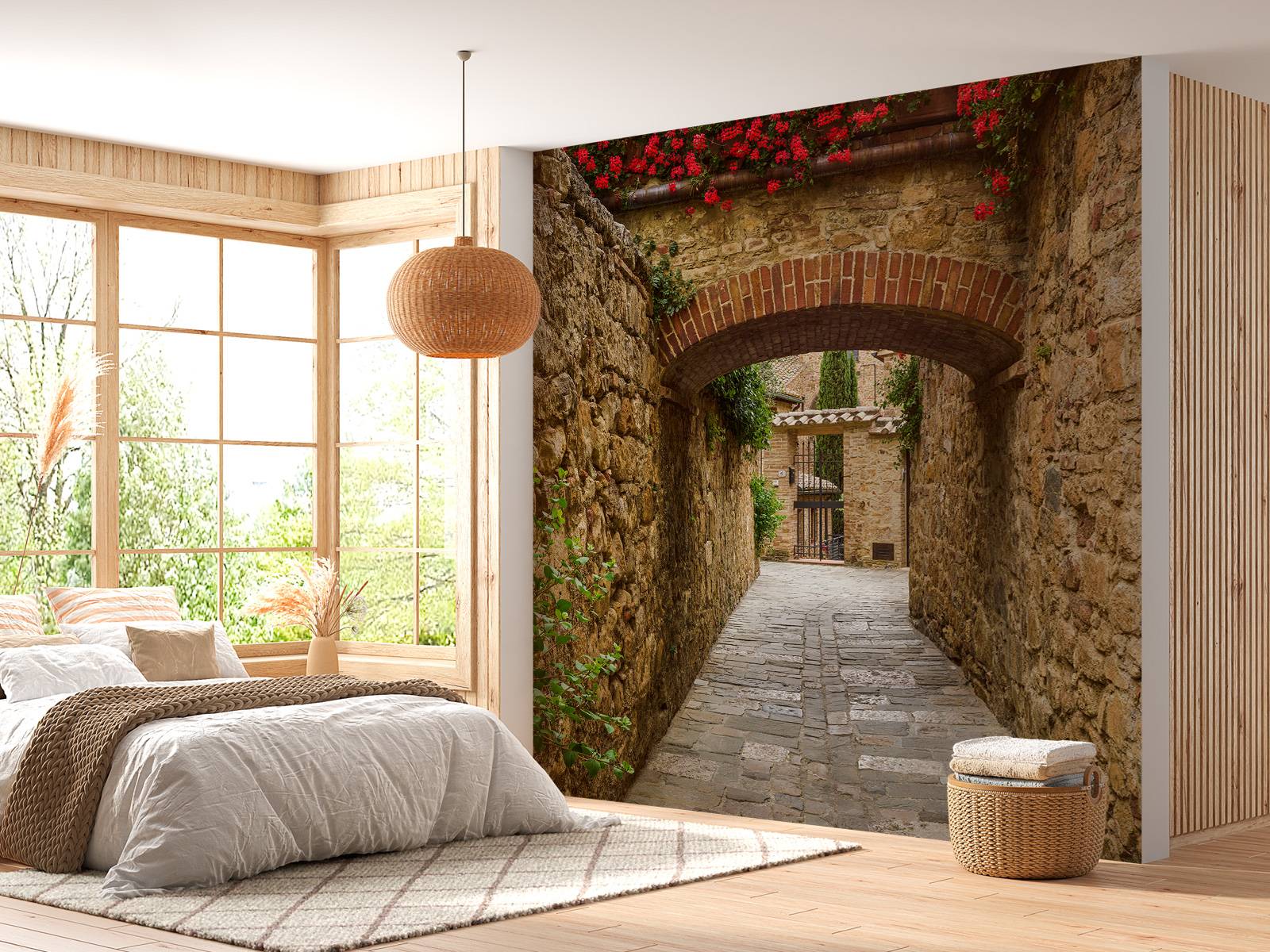 Petite arche avec des fleurs rouges