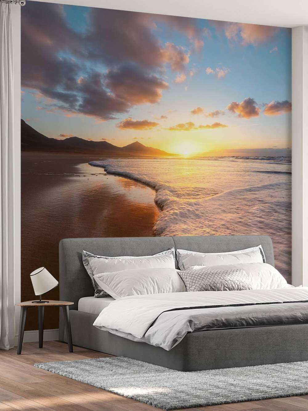 Coucher de soleil doré sur la côte