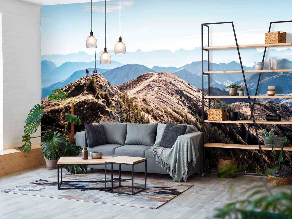 Matin d'automne sur la crête de la montagne