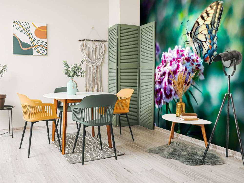 Papillon sur des fleurs estivales