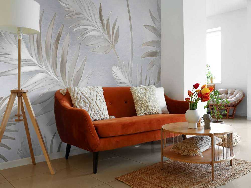 Feuilles dorées sur platine sombre